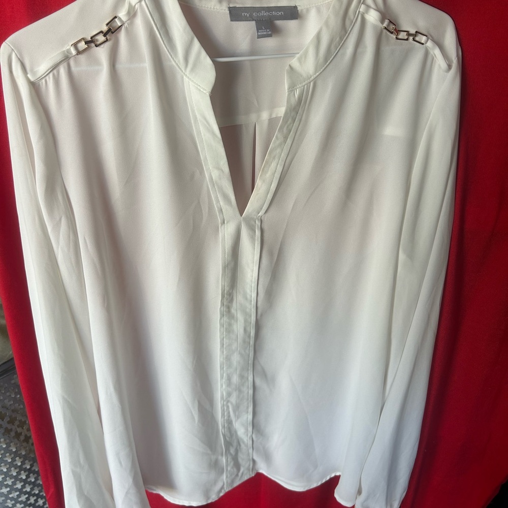NY Collection White Blouse with Chain Accent